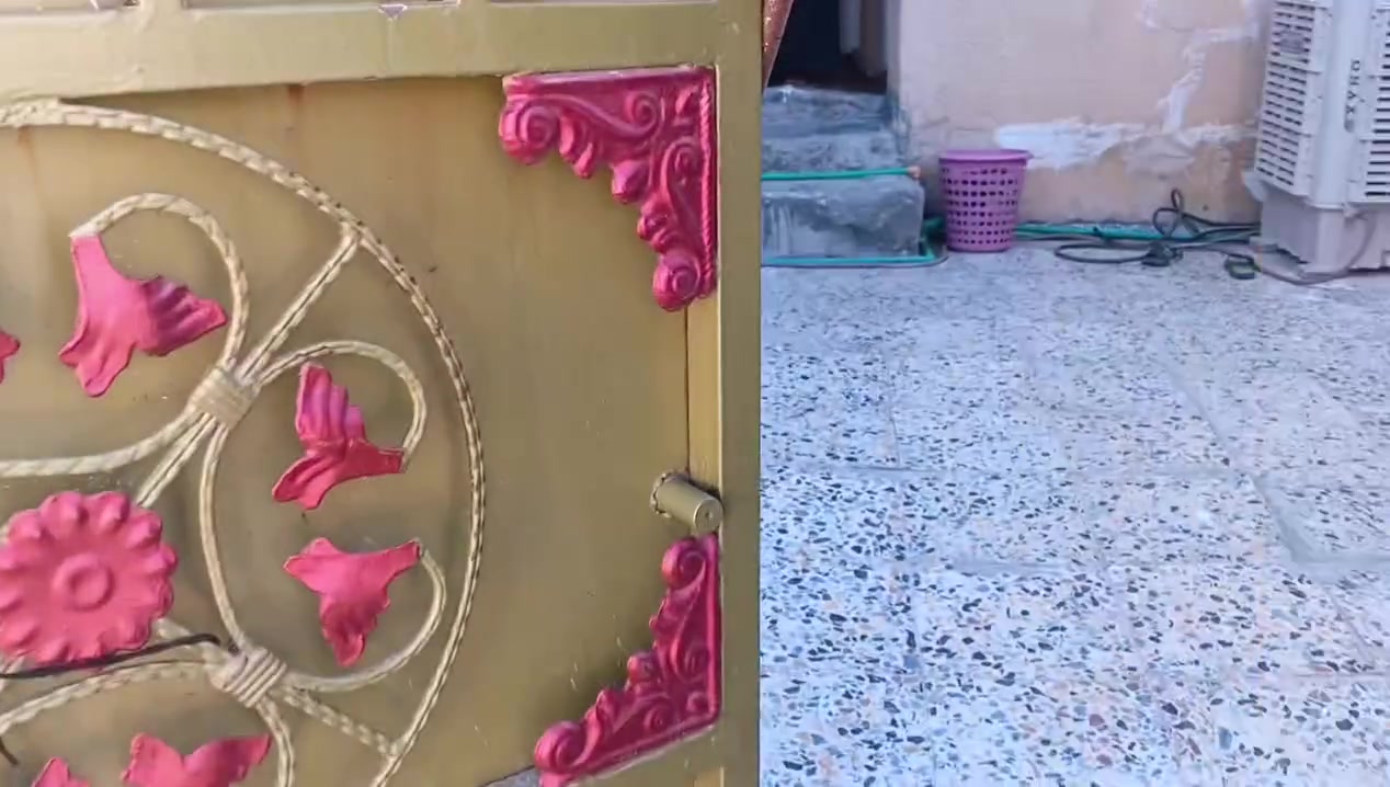 دار للبيع عنوان بغداد مدينه الصدر حي طارق الوسط المساحه 150 متر والتفاصيل بالفيديو ***********☎️
