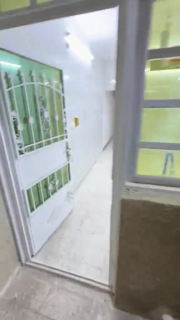 مشتمل طابق اول معزول
📍المنصور _ حي المتنبي 
♦️غرفتين احدهما ماستر + صاله معزوله+ مطبخ + خدمات
🔸️مدخلان 
🔹️كراج 
🔘للاستفسار اكثر الاتصال+ واتس 
***********
