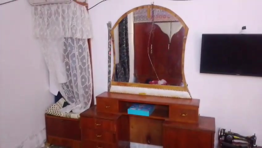 للبيع غرفة نوم مستعمله اربع ابواب اربع قطع شراي اتصل ***********
