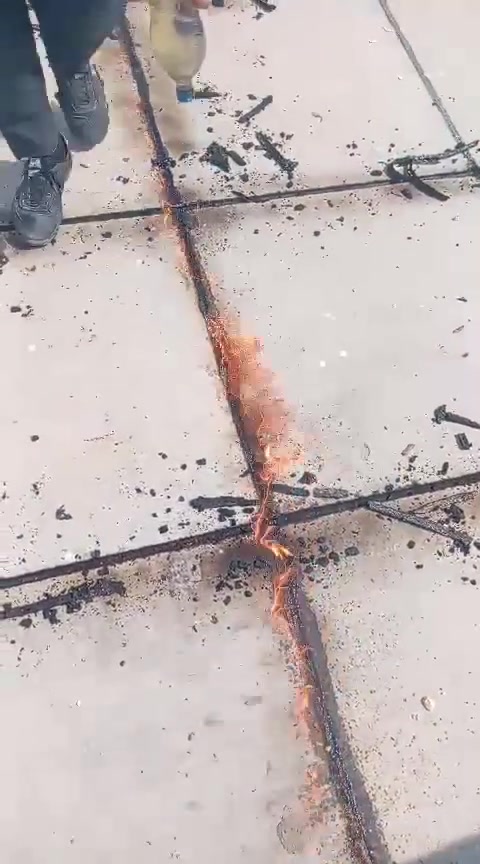 ***********واتساب ***********  جانب  من  أعمالنا اليوم عادة وقلع  الماستك القديم 
  لتطبيق الاشتايكر عن توفر كادر عمل لتطبيق الاشتايكر  كرسته وعمال   وبأسعار مناسبة... 
كما يوجد اعادة ماستك وقلع حسب حاجة السطح بضمان لاعمل 5 سنوات 
 طريقه العمل 
١.فرش السطح بمادة الفلانكوت 
٢.فرش السطح بمادة الزفت 
٣.وضع  التراب او استخدم نايلون وفلين حسب رغبه المواطن 
٤.وضع اشتايكر وماستك لاستفسار أكثر ***********
