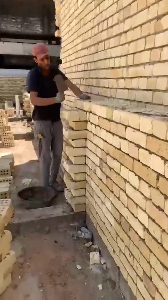 سلام عليكم تم توفير كادر مصري لبناء الطابوك ولبلوك تسليم مهندس شغل درجة اولى باسعار مناسبة للجميع *********** بي وتساب
