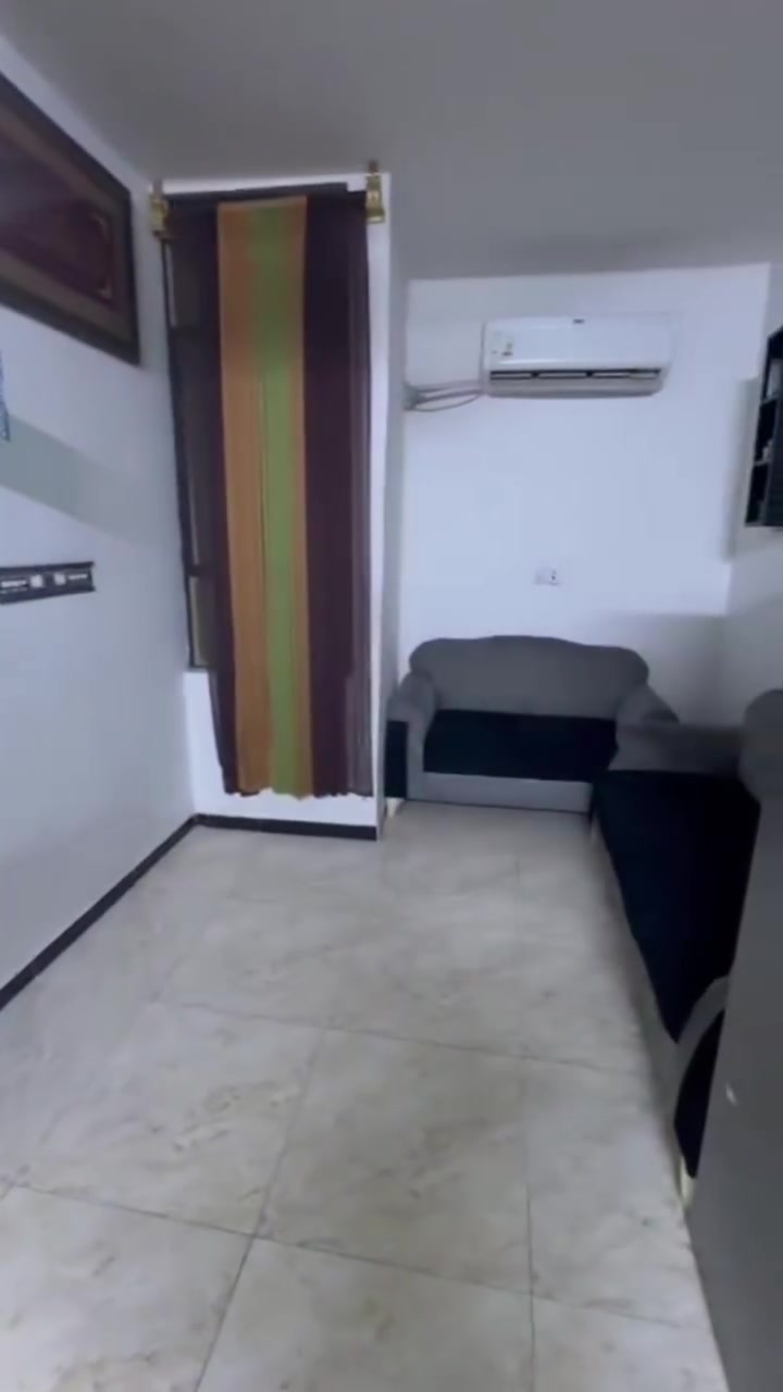 شقة موثثةطابق٣للايجار٦٥٠ الاعظميةراس الحواش مقابل مثلجات حديد مصعد شغال ليل نهار
***********
