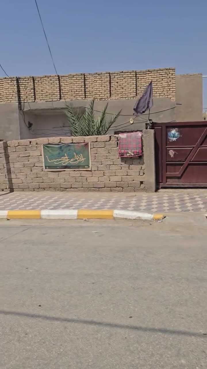 اللهم صل على محمد وآل محمد
🏡 دار للبيع طابو
📍 العنوان: حي الجهاد شارع الاستاذ عزالدين قريب على الشارع العام
📐 المساحة:  320 متر
↔️ الواجهة: 16 متر
↕️ النزال: 20 متر
✨ البيت طابق واحد
مواد البناء : قديم
   عكاده
🔹 يحتوي على:
____________________
🛏️  3 غرف نوم
🛋️  صاله
🪑 استقبال
🍽️ مطبخ
🚿 صحيات داخليه وخارجيه
حديقه  
البيت تعتبره قطعه بيت بكيف لي يشتري لان بناء قديم وعكاده واذا تريد نفلش ونبيع نص هم ماكو مشكله يعني اذا تريد نص عادي
__________________
ارجو متابعة الحساب على التكتك باسم بيع وشراء عقارات البدير
________________
المعرفة السعر اذكر بالتعليقات
اللهم صل على محمد وآل محمد
يوصلك السعر
او مراسلة الصفحة او الاتصال على الأرقام الموجوده
***********
***********
مكلف بالنشر
