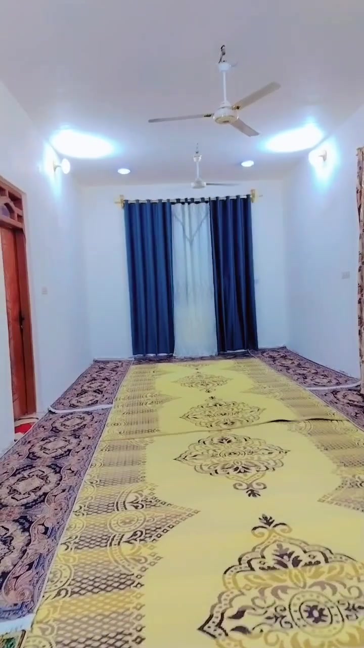 السلام عليكم بيت للبيع على الشارع العام مقابل حسينية ال كواك منطقة الأحرار بين ال جباره وبين ال ثجيل على طريق ال سليمان مساحة البيت 320 متر تفاصيل البيت استقبال 4×14 + صاله 4×10
3 غرف نوم 4×5 + غرفتين بعدهن ماكاملات يعني 5 غرف نوم + صحيات + مطبخ 4×4 بناء جديد سنة 2022
 الله شاهد بيت حلو ومكانه مميز 

للتواصل *********** بي واتساب

