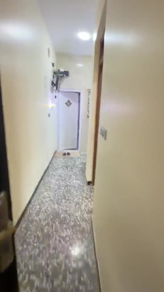 بيت ٦٠ متر بناء سنة ٢٠٢٣

الحرية شارع ٣٠ /بناء جديد ٣ طوابق

الطابق الاول/صالة ومطبخ وحمام

الطابق الثاني/غرفتين وحمام

الطابق الثالث/غرفة كبيرة وسطح

السعر : ١٨٥ مليون بي مجال  

للاستفسار الاتصال ع الرقم / ***********
