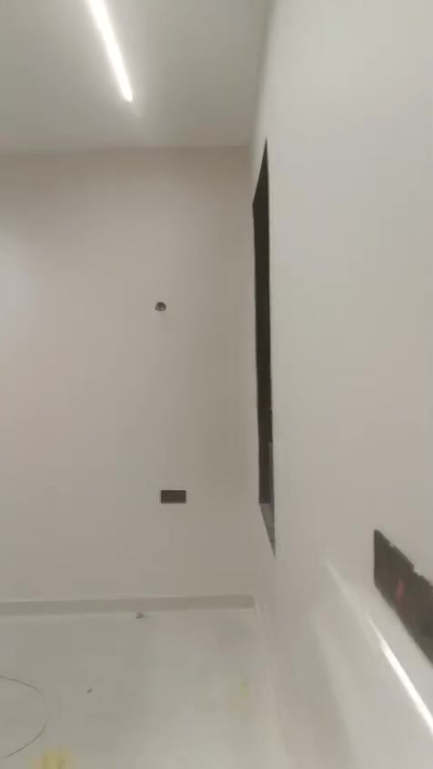 سلام عليكم صباغ منازل متفرغ حاليا عمل جميع انواع الاصباغ طلس جدران سنفرة شغل درجة اولى مكاني بغداد *********** يوجد واتساب
