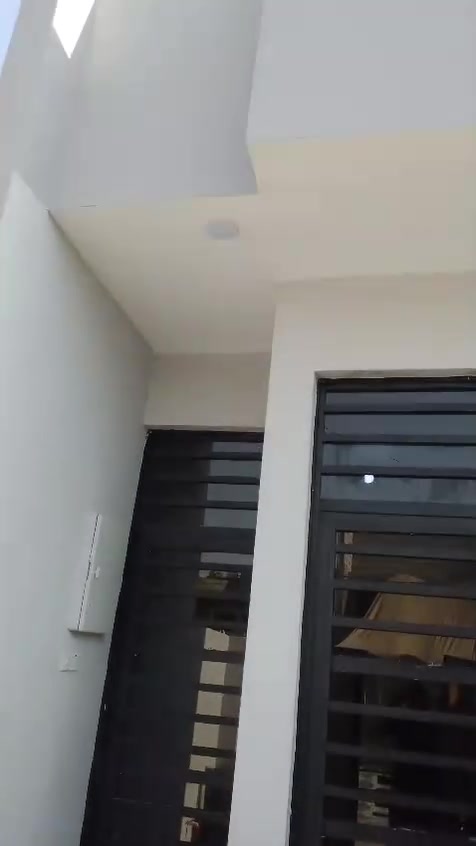 مشتمل للبيع مساحه ١٠٠م وجه ٥ نزال٢٠ بناء حديث غير مسكون طابو زراعي سند ٢٥ عنوان قرب جسر الرازي ***********

