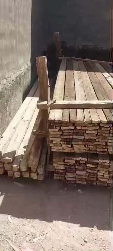 قالب خشب للبيع نظيف العدد 8 مكعبات وبي زايد العنوان حله ***********
