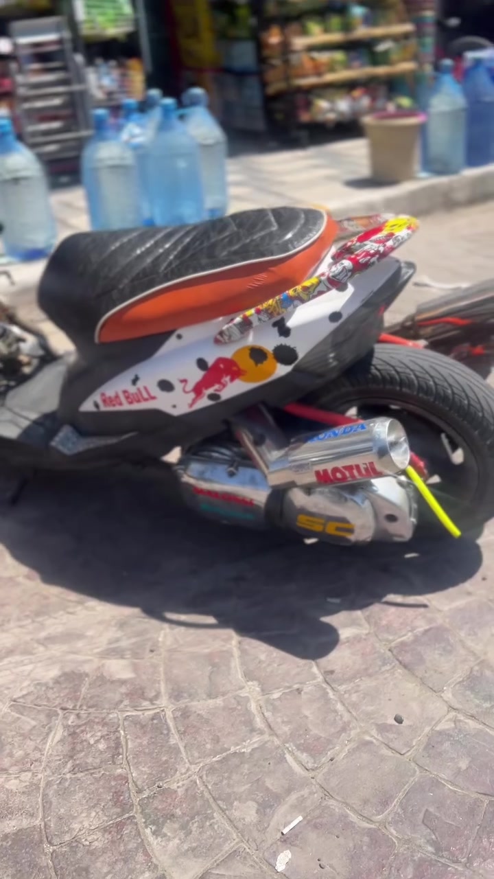 سلام عليكم
دراجه ماكس عدله مزوده
مكينه250cc
راديتر ماي
كيج قرائت شحن الباتر
كيج قرائت حماوه
دبل امامي رياضي اصلي مشمشي
كفرات موشمه RedBULL
كشن مدوشم طبي
كهربائيات كلها كامله اشاير سكن لد ازرك جوه المكينه
شاصي لون متغير برتقالي احمر مشمشي 
صالنصه رياضي اصلي
سعر1400بلااشش بسعر الرمبه
مكاني بغداد عامريه 
للاستفسار *********** بيه واتساب
