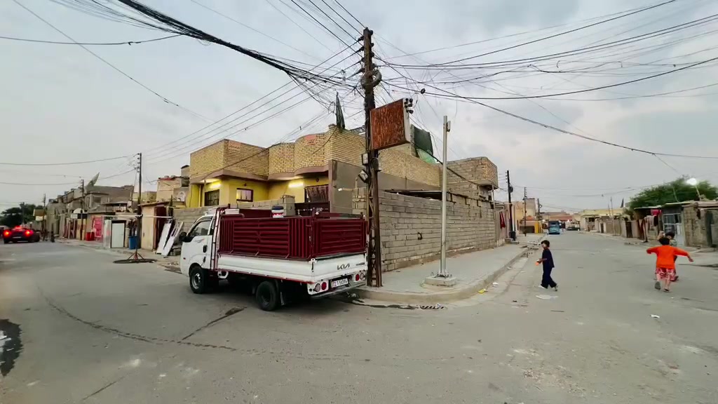دار للبيع مساحة ٢١٠م زراعي واقع حال مشمول بالتطويب يحتوي على استقبال + كراج كبير + غرفتين نوم + صالة + مطبخ + ترك + بيتونه + كل خدماتة متوفرة من كهرباء ومياه وتبليط ومجاري الموقع العماري شارع المستوصف خلف مجمع القدس السعر ٧٥ وبي مجال للاستفسار التواصل مع ادارة مكتب الوارث للعقار ***********
