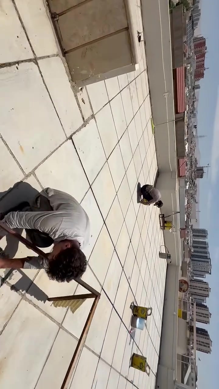 نموذج من اعمالنا اليوم في السليمانيه تم تبديل الماستك بإدارة اسطه (ابو ايه) للاستفسار المتر داخل الشركاط 1500 خارج الشركاط 2000 شغل الهندسي ماستك الشرط
