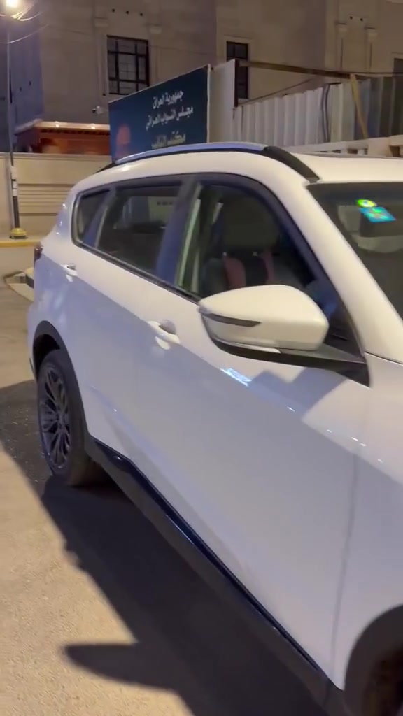 🚗 للبيع: جيتور X70 موديل 2026
المواصفات والتفاصيل:
الموقع: البصرة - التنومة
اللون: أبيض
الموديل: 2026
المسافة المقطوعة: ماشية 17,000 كم فقط
السقف: فتحة سقف بانوراما
سعة السيارة: 7 راكب (عائلية وواسعة جداً)  
الضمان: داخل ضمان الشركة لمدة 10 سنوات  
المحرك والتكييف: محرك توربو، تبريد ممتاز وتكييف مركزي لجميع الصفوف
الميزات: شاشة لمس حديثة، كاميرات، عدادات ديجيتال، مثبت سرعة، وأنظمة أمان متكاملة
الحالة:
الجاملغ الأيمن بيه تعديل بارد  
المكينة مبدل بيها بستم فقط  
💰 السعر: 22 مليون عراقي (وبيه مجال للطيبين)  
📞 للتواصل والاتصال: ***********
