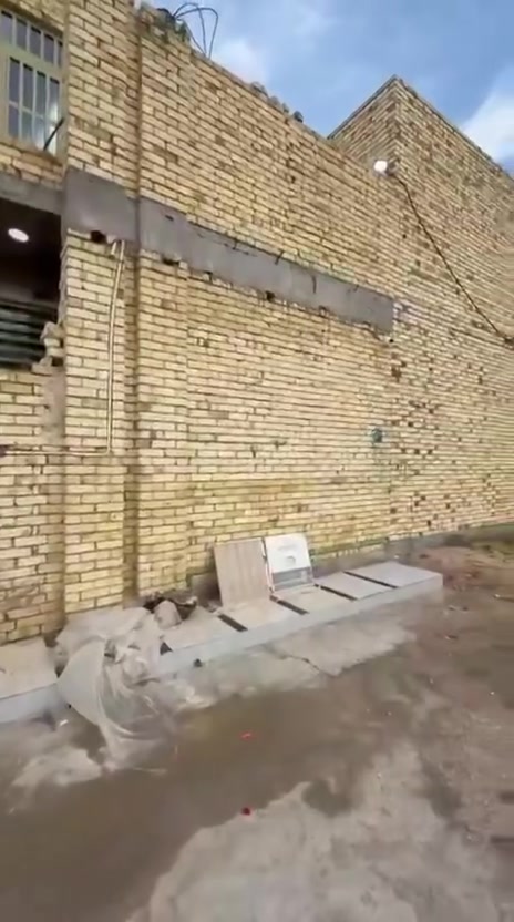 🏠 دار الــبــيـع حجي حسن الجمعيات
نهاية الأربع سايدات بنص المنطقة     

       بناء جديد تصميم مهندس خارطه حلوه 

  🏠المساحه (100)متر 10×10 

         مربع طابق واحد

 🚧  الطابق الاول  غرفة مع استقبال وصاله مفتوحه ع المطبخ حار وبارد مع منور🛁صحيات خارجيةوداخلية 🚽   

  🏡 الطابق ثاني صاله صاعده ومسگوفه سندويج بنل وسطح ايزوگام كامل وستاره فوك المترتين يعني تگدر تكمل طابق ثاني يرادلك طابوك دبل ونص فقط يكمل الطابق الثاني 

 للاستفسار مراسلة الصفحه او الاتصال

             ***********
