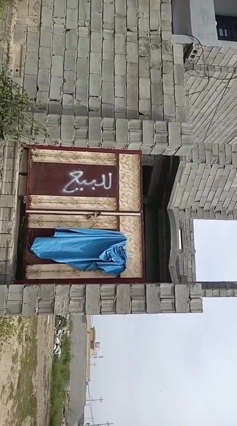 ياالله ع بركة الله هيكل طابقين الطابق الاول مسقف  130 متر غرفتين وصاله واستقبال ومطبخ  طابو ملك صرف 
جمعية الامام نهايه فرع اسواق حسوني ع اليسرى مسافة 50 متر 
السعر 55 وبي مجال للشراي 
فقط الشراي يتصل ***********
