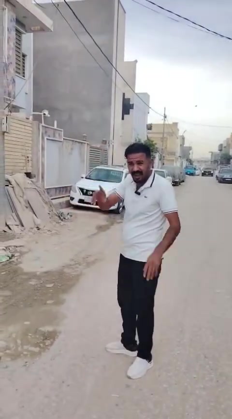 فلة ٣٠٠م • ٦ غرف • قرب مول نون