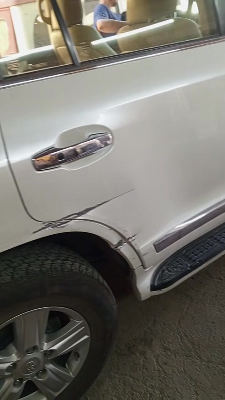 حساني الشمري لسمكرة السيارات الحديثة رقمي ***********📞
جزء من عملنا 

سياره لاندكروز قبل و بعد شغل درجه اولى بإداره حساني السمكري 

اختصاصنا تعديل على البارد 

بإداره حساني السمكري 

رقمي *********** 📞📞

متواجدين ماسنجر واتساب فايبر 

العنوان العلاوي كراج ابو غريب فرع الجام مقابل مستشفى الكرامه بغداد شارع 6 🔨🔨🛠️🛠️⚒️⚒️🤔🤫😉🫡
