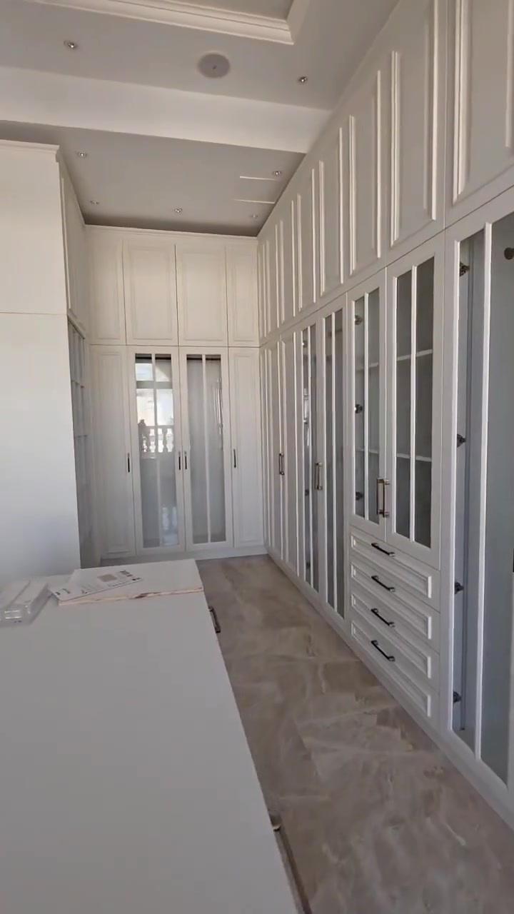 عنوانا هو التميز لبيتك ومطبخك! ✨
لأن مطبخك هو قلب البيت، وأبواب منزلك هي أول ما يعبر عن ذوقك، نحن هنا لنمنحك الفخامة والجودة التي تستحقها. 🛠️
نقدم لكم أحدث تصاميم الكاونترات والمطابخ الحديثة والأبواب الداخلية والخارجية بأعلى المواصفات.
خدماتنا تشمل:
تفصيل كاونترات مطابخ بمختلف المواد (ألمنيوم ثقيل، خشب MDF، أبواب بالون بريس، HDF،   خشب بلايود ضد الماء والرطوبه
تركيب سطحيات كاونتر فاخرة (مرمر طبيعي، كوارتز، وجرانيت) مقاومة للحرارة والرطوبة.
تفصيل وصناعة أبواب 

لماذا تختارنا؟
📐 رفع القياسات مجاناً لترى مطبخك قبل التنفيذ.
🛠️ كادر فني متخصص وخبرة طويلة تضمن لك دقة المواعيد ونظافة الفنش والتركيب.
🛡️ ضمان حقيقي على المواد والملحقات (المقَابض والـمفاصل الهيدروليكية). 
📞 للحجز والاستفسار أو إرسال القياسات عبر الواتساب ***********
