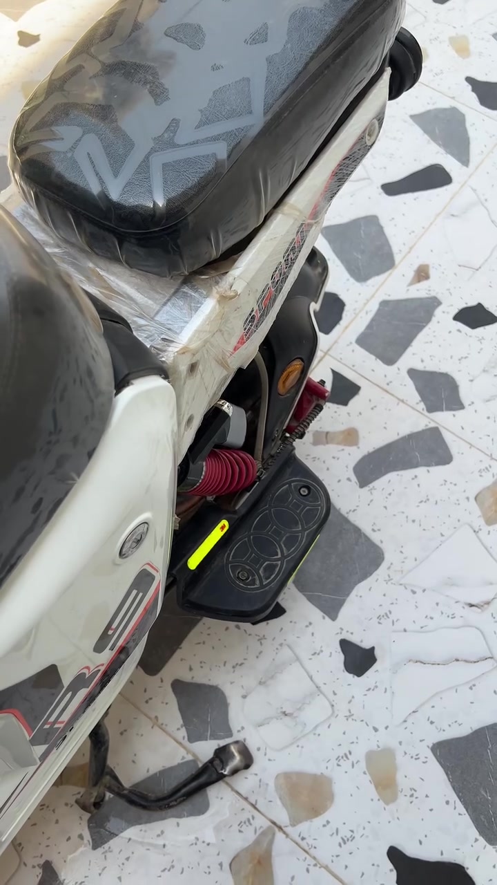 للبيع أو مراوس 318او ريان أبو عيون ملف 2000واط 5بطاريات جدد بعدهم تمشي من25الى30كيلو بشحنه الوحده السعر 400بي مجال بسيط الرقم للتواصل ***********بي واتساب
