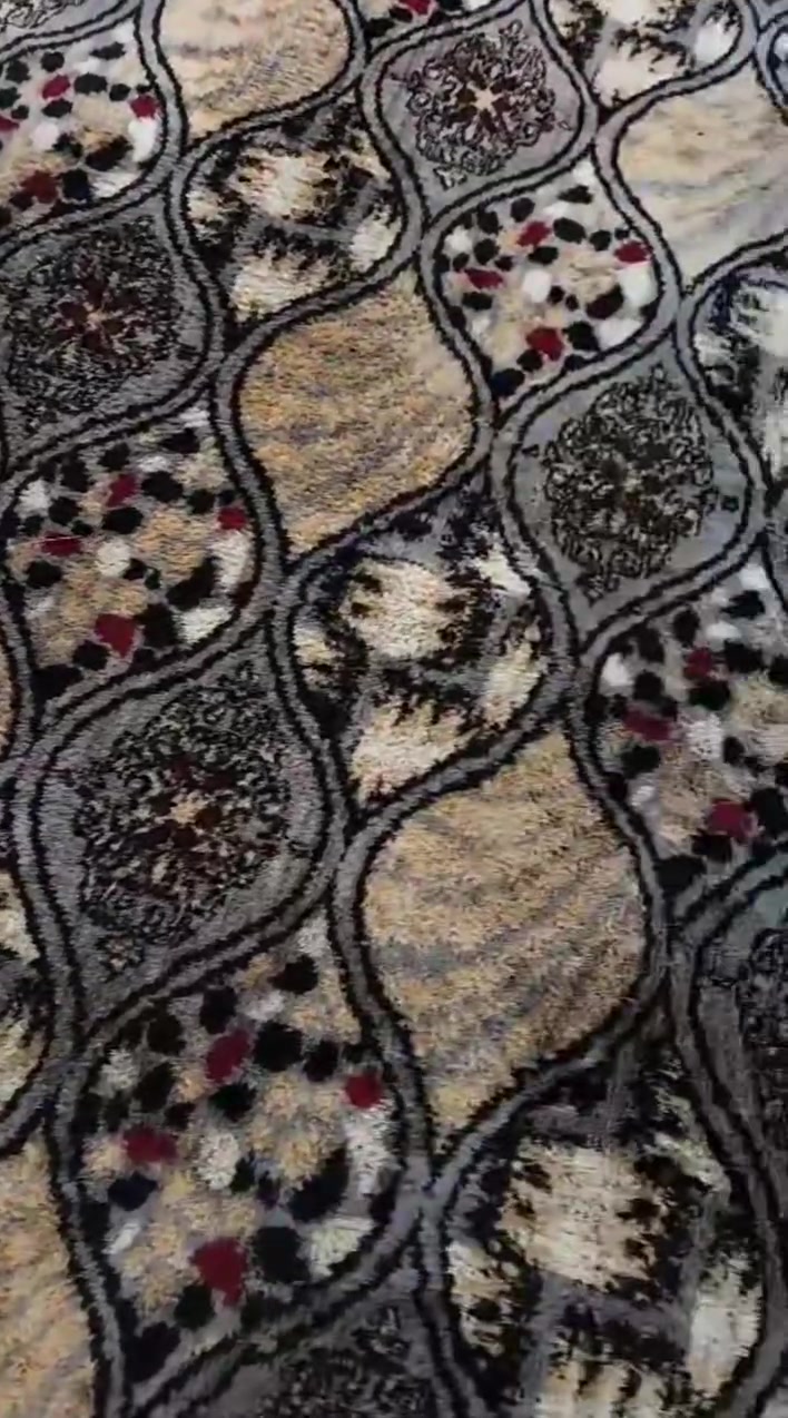 سجادة • نوعية ممتازة • ٣×٤م