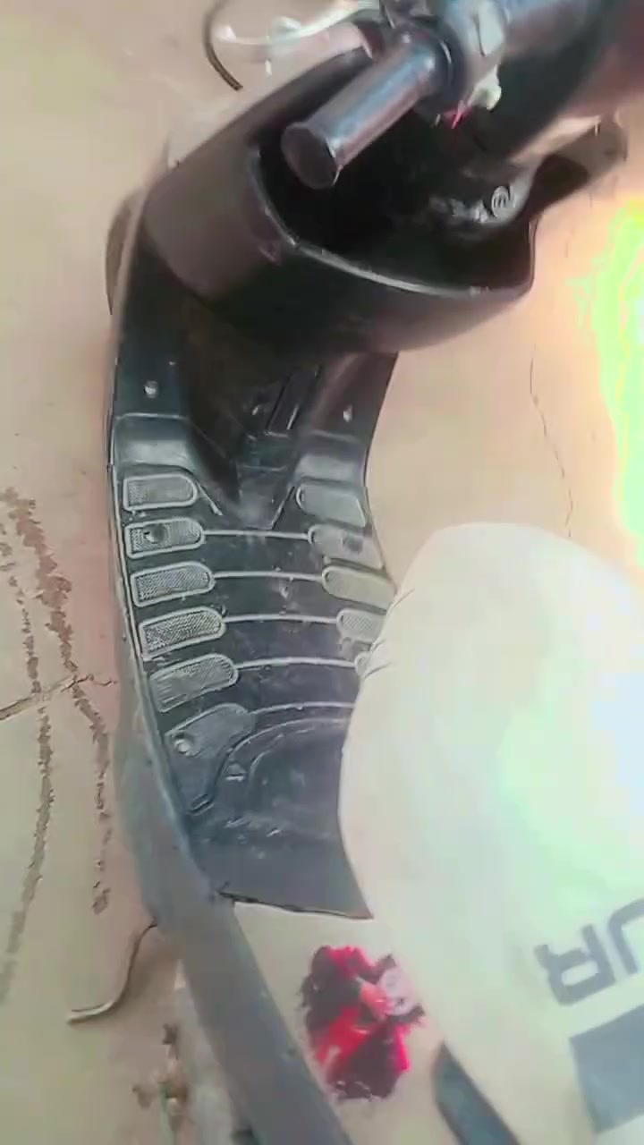 200 وبي مجال 
محرك شرط 
كهربائيات شغاله 
اضويه شغاله 
كامل 
نقره سلف هندر 
بمجال واللي يريد يتواصل على هذا الرقم 
***********
بمجال 
***********
