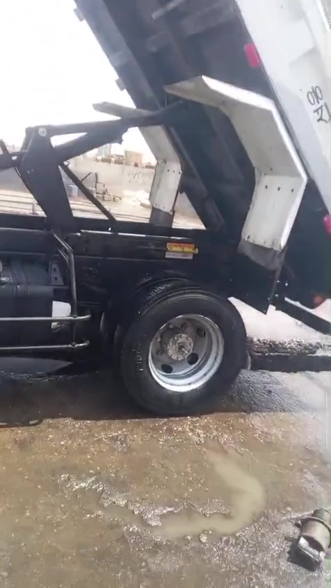 سلام عليكم سياره قلااب قماره خمسه كهربائي سعر200وبيه مجال بيع مستعجل عدي ضرف ***********
