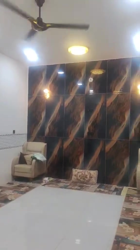 السلام عليكم 
بيت طابو زراعي سند ٢٥
المساحه ١٥٠ متر
بناء حديث صب كونكريت مسلح يتكون من غرفتين وصاله ومطبخ وصحيات داخليه وخارجيه 
بيت بناء درجه اولا 
يعني متعوب عليه 
السعر ٧٨ مليون وبيه مجال
شارع علي قماره  مقابيل اسواق حسون للتفاوض للاستفسار خاص عيد ال منسي الشريفي  @إشارة
