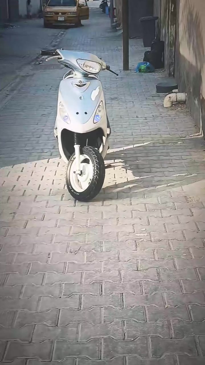 سلام عليكم دراجة نضيفة مامفتوحة تجي تفحص تشوف 
مختومة من تاير لة التاير كرهبائيات شغالة الاستفسار علة هاذة الرقم ***********
