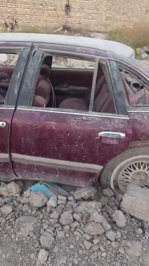سلام عليكم عندي هاي السياره اريد ابيعه كوم حديد مكانها بغداد سبع البور ***********
