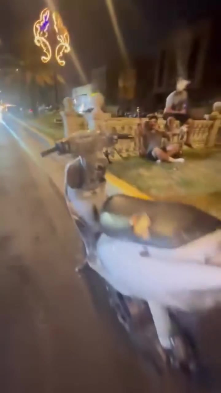 السلام عليكم ماكس منغولي للبيع شغاله سلف هندر نقصه باتري وهورن ولايت بيهه نقوصات بسيطه بيهه زوج تايرات جدد بيهه مكينه جديده مال رمبه مشدوده سعرها 350 وبيهه مجال مكاني بغداد الكريعات ***********
