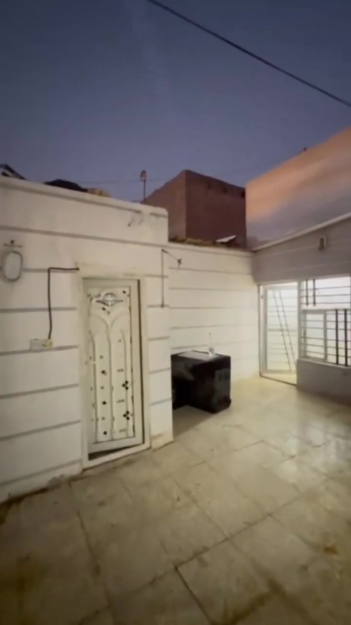 بيت للبيع في النجف _ في الصدر الثالث 🏡
📍الموقع: الصدر الثالث ١٧ تموز
 ✏️المساحه :100 متر مربع
📃السند:طابو زراعي عراقي عكاده
نوع البناء: كونكريت
تفاصيل البيت:
غرفه نوم
واستقبال 
ومطبخ
وطرمه كبيره 
وصحيات داخليه وخارجيه
ومكشوفه
💵السعر المطلوب: 37 ملايين دينار( وقابل للتفاوض )
📞 للاستفسار والتواصل:***********
