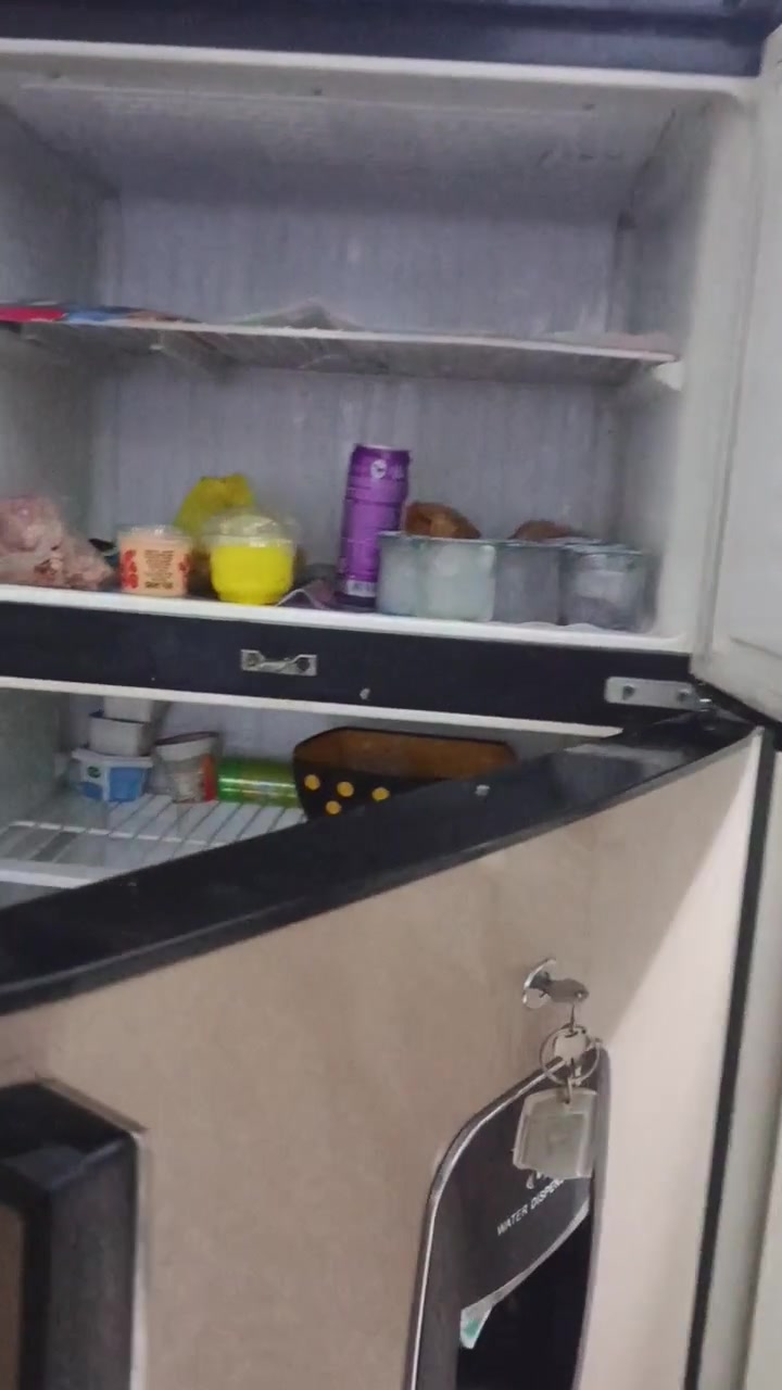 ثلاجه ٢٠ قدم ١٥٠٠٠٠