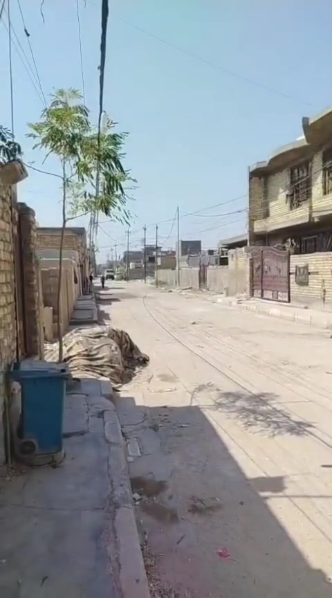 سلام عليكم بيت مساحه 110 مربع ١٠في ١١ بيت كامل مكمل قرفتين نوم صاله ستقبال منو مطبخ القرفه فوك كامله القرفه جوه ول مطبخ عكاده ول حمام ستقبال ول صاله صب مسلح العنوان حي طارق القديم فرع البنزين خانه المتروكة بيه كبل ٣ باب عل ١٥ بيع مستعجل السعر ٥٠ وبي مجال وهذا رقمي ***********
