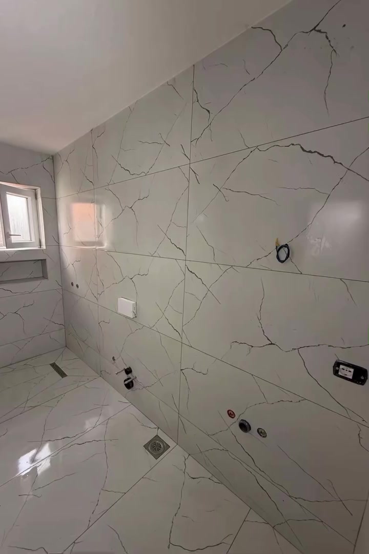 السلام عليكم كادر مصري درجه اولي تسليم مهندس ارضي وا جيداري  التزام مواعيد ***********

