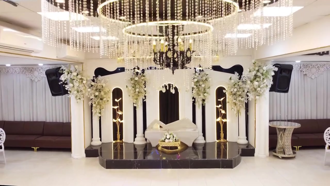 ✨ عروض القاعة 🎉

🕐 1:00 – 5:00
💰 750,000 د.ع
🍰 100 قطعة كيك + بيبسي

🕕 6:00 – 10:00
💰 1,300,000 د.ع
🍽️ 100 طبق طعام

🔹 بدون طعام: 1,000,000 د.ع
🔹 الطعام من خارج القاعة: خدمة 150,000 د.ع

✅ جميع العروض تشمل:
👑 كوشة ملكية
💃🏻 دخولية فخمة
🎧 ديجي احترافي
🎥 تصوير + مونتاج
💨 جهاز دخان
🫧 جهاز فقاعات
💡 ليزر حديث
🎂 كيكة 3 طوابق
💍 ميز المهر والحنة
👩‍🦰 كادر نسائي
🚗 بارك خاص
❄️ تكييف حديث

📱 سحب التلفون غير مشمول

📍 زيونة – شارع الربيعي – مجاور أمير مول

📞 للحجز والاستفسار:
مصطفى: ***********
علي: ***********
