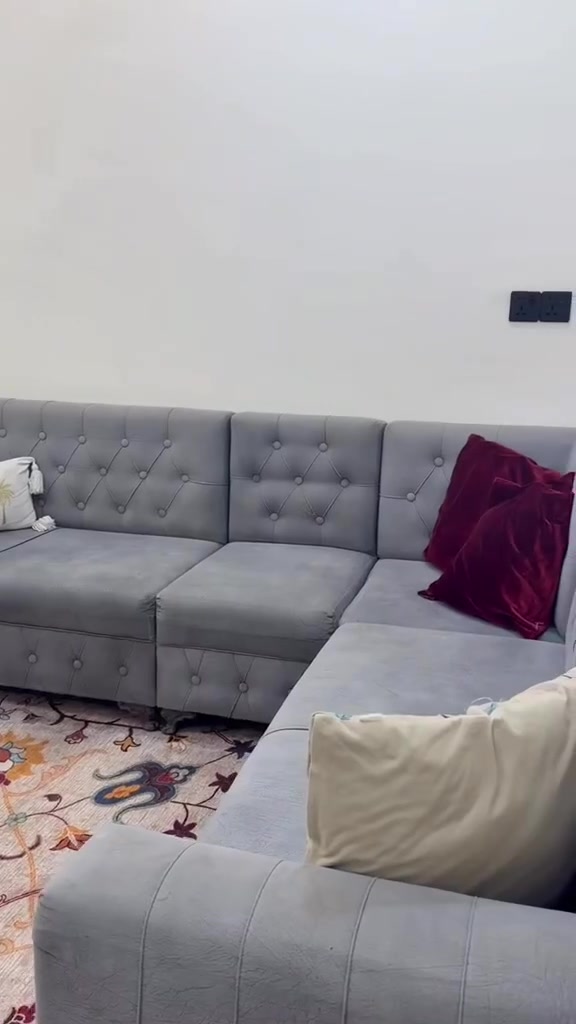 السلام وعليكم
من رخصه مدير الكروب تخم ديوان بلوك سفنج اصلي مينزل 6 مقاعد تفصال درجه اولا اخو الجديد لون رصاصي  ماخذه ب600

عارضه ب 250 بي مجال 
العنوان سكينه الاتصال ع ***********
— في ‏بغداد الامين الثانية شارع النواب‏.
