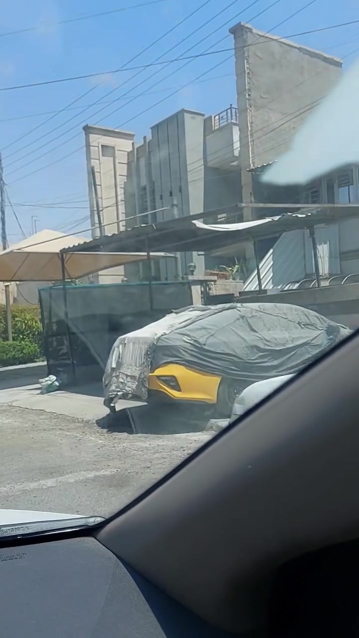 @📢 بيت للبيع (يباع كقطعة أرض) في بغداد/الشعب، خلف صلاح الدين مقابل أفران أبو كريم، على الشارع العريض، بموقع حيوي قريب من الأسواق والخدمات.
📐 المساحة 74.5 م² والأبعاد 16.5 × 4.5 م، مناسب للاستثمار أو إعادة البناء.
📞 للاستفسار: ***********.
