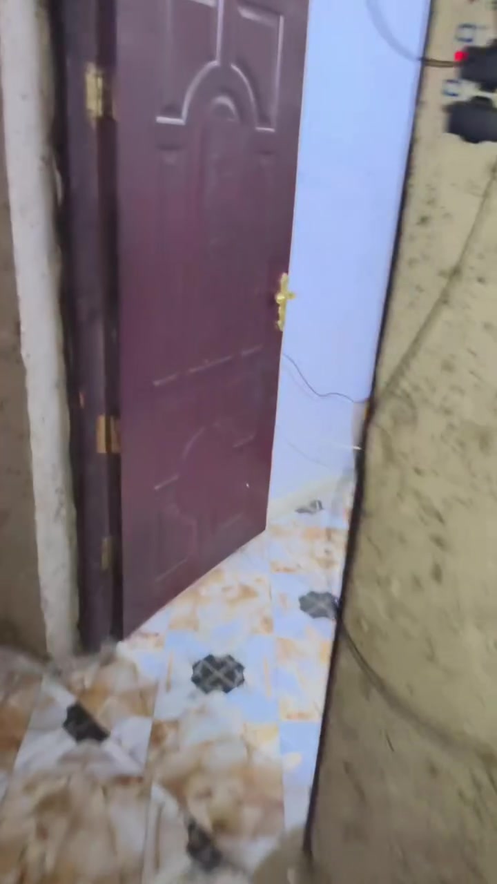يا الله سلام عليكم بيت للبيع او مرواس بيت150متر فقط يكون عالي وجديد بناء وطابقين عادي اطي فرق او بيع مساحه البيت 150م ناصي عن شارع  طابو ملك صرف طابقين 3 غرف نوم وستقبال وحمام وصحيات وكراج جبير كلش  موقع مميرز جدا الخدمي مقابيل ارض الاحلام قرب توت وكرز سعره77وبي مجال للستفسار***********
