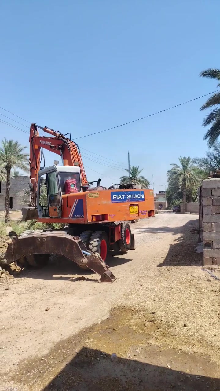 سلام عليكم حفاره هيتاشي فتيات حفاره جديده مضخات               مامفتوحه كنترول مامفتوحه مكينه ازوزه ميه وخمسه  مكانه ديالى  سعر خاص ***********
