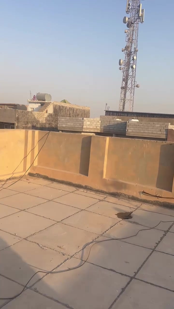 السلام عليكم 

يوجد بيت طابق اول مفصول عن الطابق الأرضي و سطح مناسب  لتأجيره لغرض نصب برج إنترنيت او معدات اتصالات ، في موقع جيد ومناسب للتغطيه.
علمآ كان منصوب بيها برج إنترنيت سابقآ 

موقع البيت حي اليرموك الأولى (الرحمه) قرب مدرسه الشهيده ايمان 

للاستفسار ***********
