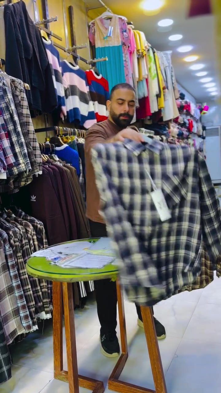 ملابس • تفاصيل ناقصة