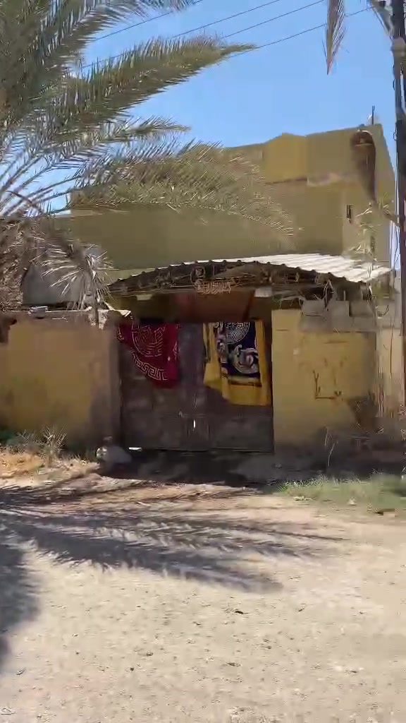 بيت للبيع مساحه300 ديالئ بعقوبه اليرموك الاولئ
***********
