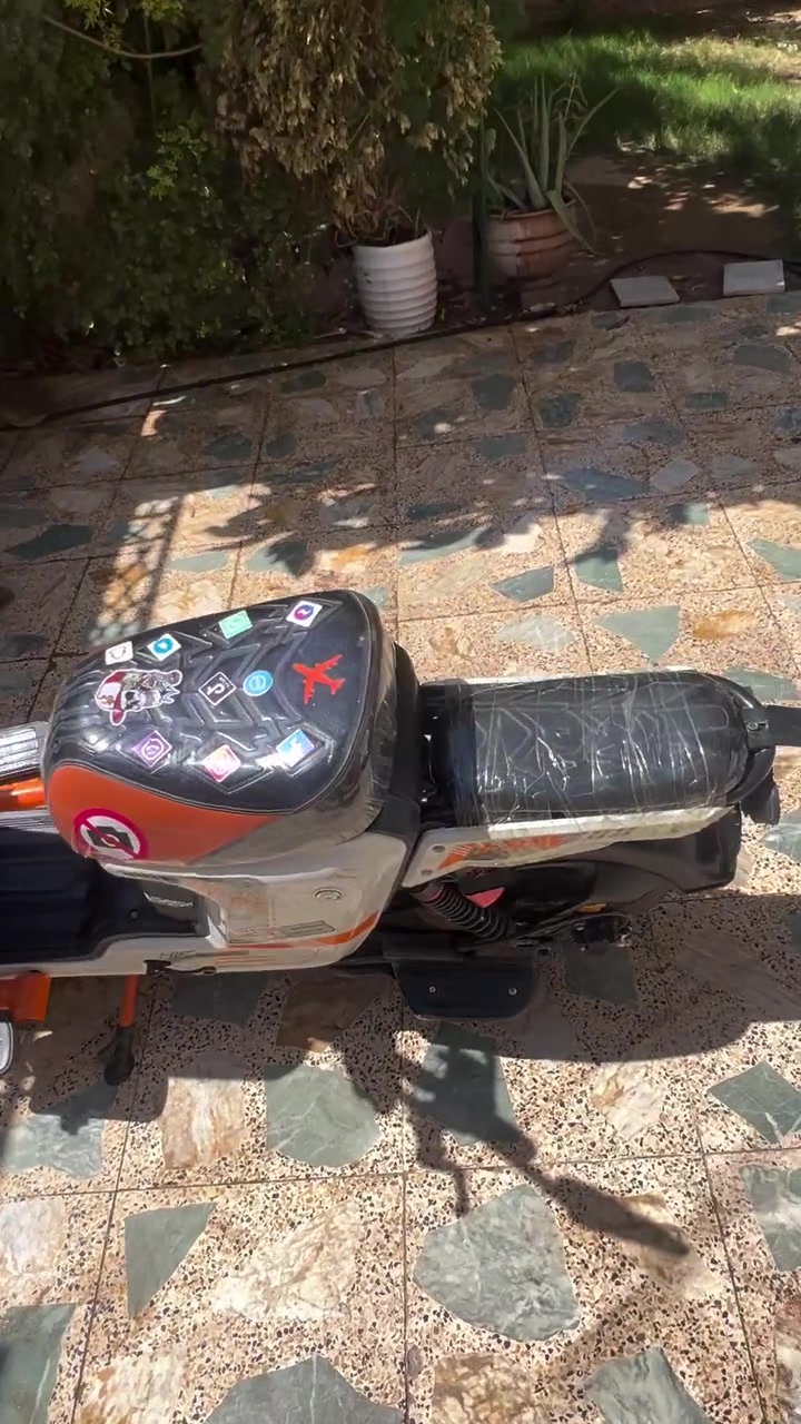 سلام عليكم
H900للبيع
فول نضافه
ملف 15000
4 تبديلات
سرعه 99
بومات شركه
ملف ، عقل ، شاشه ، اشاير ، دبلات ، (شرط)
الحويجه القادسيه
السعر 500 وبي مجال 
(***********)
