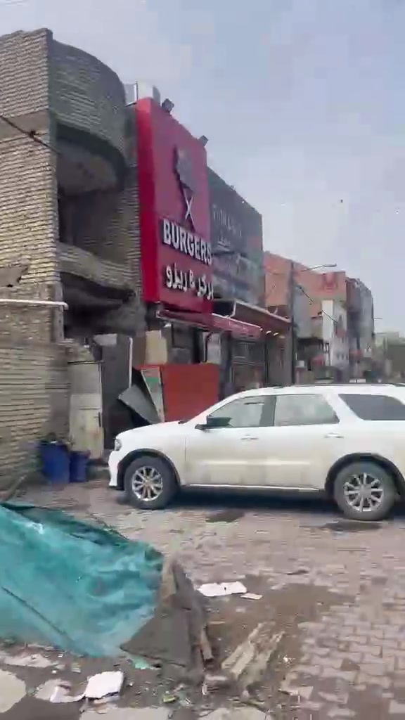 سلام عليكم دار البيع مساحة ١٤٤ في مدينة صدر قطاع ٦٢ شارع الكيارة مقابل قطاع ٢١ شارع تجاري قرب طرشي نخلة تواصل على الرقم أو على الواتساب ***********
 ***********
