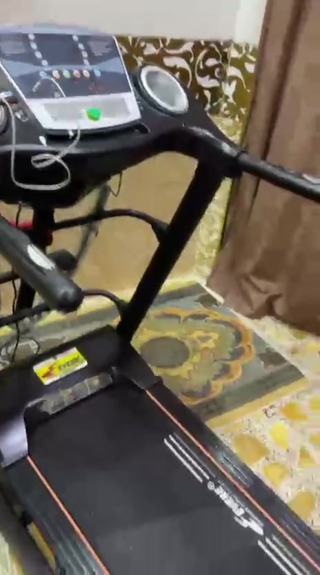 جهاز فرنسي نضيف جدا مع حزام كاسر الشحوم اواكس سماعات عدادات حساسات السعر 280متوفر توص
