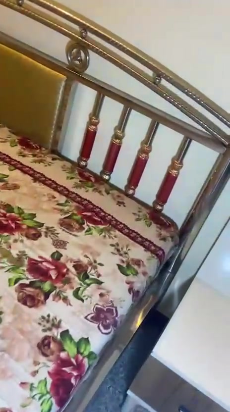 نضيفه جدا • قوية • باب أول