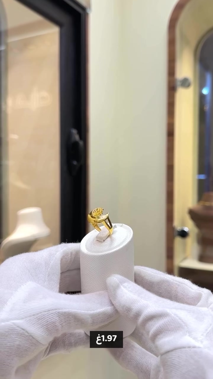 شوفوا جمال المحابس🤍
📍العنوان: كربلاء_حي الموظفين_ مقابل التفاح الاخضر _ مجمع الياقوت

(⏰اوقات الدوام)
متواجدين جميع ايام الاسبوع من 10 صباحاً الى الساعة 11 مساءاً 

🔺ملاحظة: الاسعار غير ثابته حسب صعود الذهب ونزوله•

.

.
 #العراق #كربلاء #karbala  #ذهب  #مجوهرات_دجلة⁩⁩⁩

نص مكتوب في الصور:
- شوفوا جمال المحابس ❤️