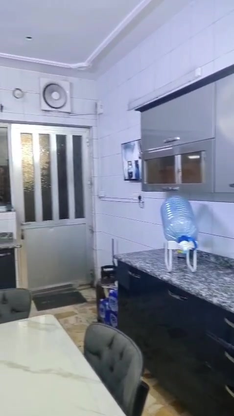 كاونترات مطبخ ام دي اف مع سطح مرمر المساحه الكليه للقطع مع الملاحق ١٠ متر وتباع مع المرشحة