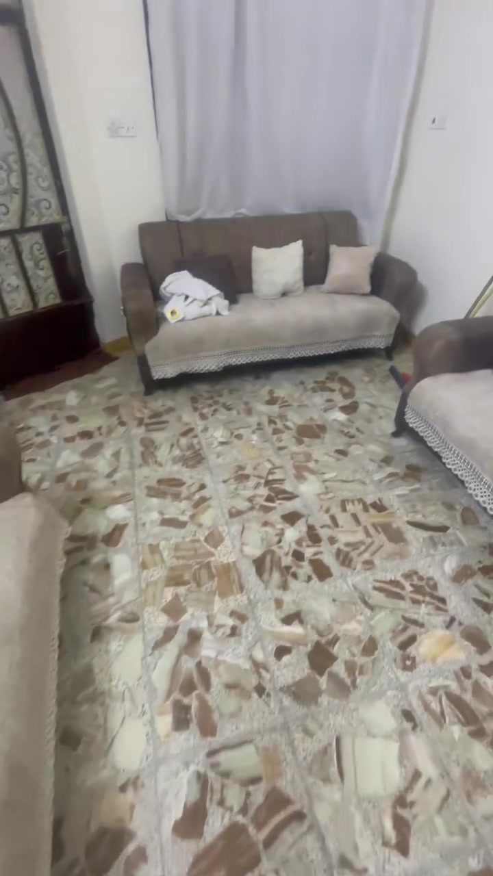 نضافه ٩٠ بل مية 
سعر مليون و بي مجال 
بغداد جميلة 
***********
