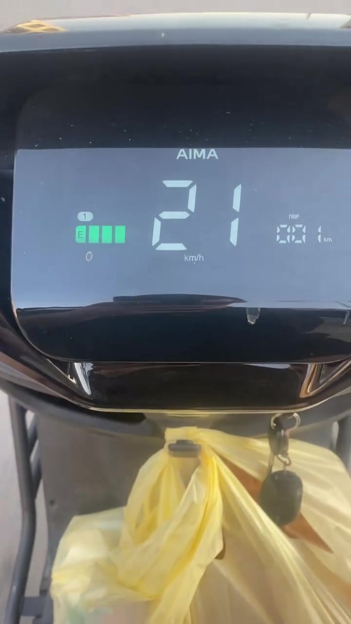 سلام عليكم شباب دراجة شحن من شركة AIMA شباب دراجة غنيه ع التعريف الدراجة تجي ي نضام هايبرد الشحن الذاتي تفتر بيها العراق كله ماعليها اي شي شباب الدراجة ٦ بطاريات مسطرة سرعتها ٦٥ حقيقي ع تطبيق ويز ملف ١٨٠٠ واط الدراجة بيها نضام ال وقوف و بيها نضام التشغيل عن بعد دراجة خير من الله شخط واحد مابيها اول دراجة تطب ب نضام الشحن الذاتي الهايبرد و شاحنه الدراجة نضامها الشحن السريع  بيها أمان مخيف الدراجة ما تتحرك متر بدون سويج دبل إشاره زنون عالي ناصي هورن طاط دراجة مخيفة بمعنا الكلمه سعر الدراجة ٨٥٠ و بيها مجال للشراي مكاني بغداد جديدة هاذا رقمي ***********
