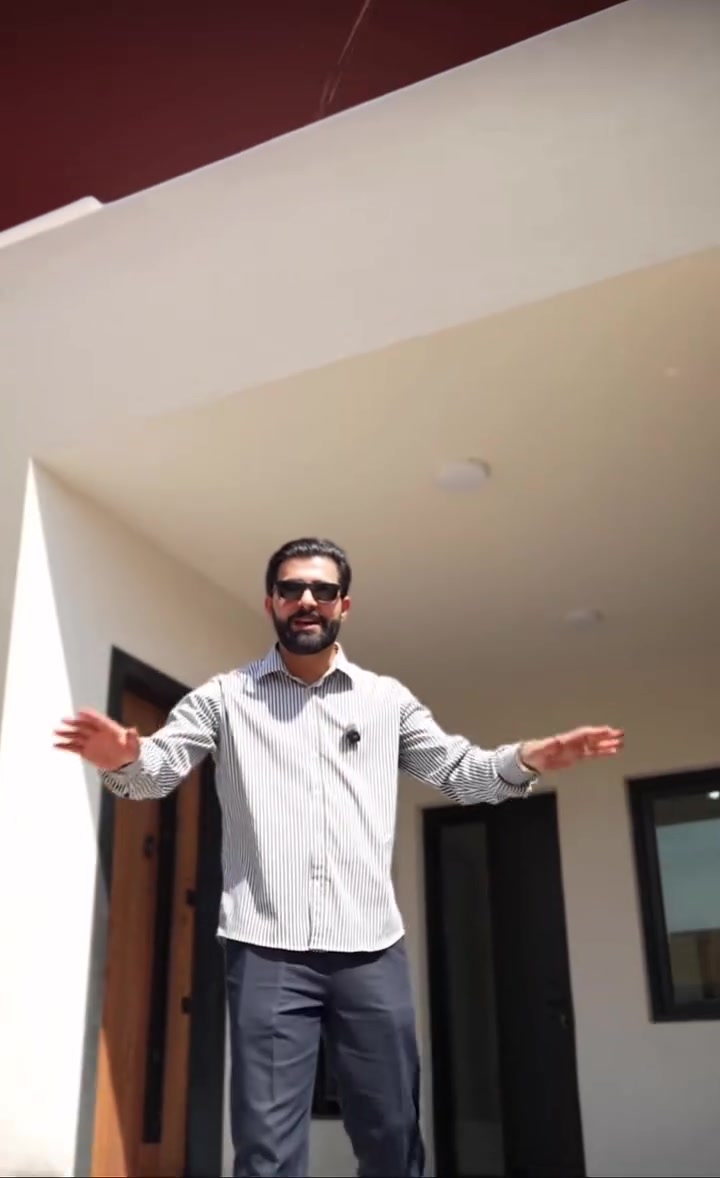 دار للبيع
في مجمع نيروز النجف السكني

مساحة ٢٠٠م

يقع الدار على السنتر الرئيسي

مقابل حديقة+مستوصف 

واصل ٥٥ مليون 

يباع بتطلوعة مناسبة 

للاستفسار اكثر 

***********
